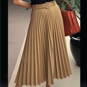 Zara pleated belted skirt size XS new without tags